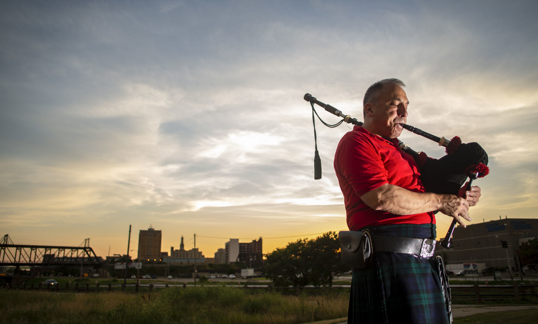 A3 071719-qct-qca-bagpiper-001
